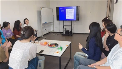 Partajați experiența zilnică de lucru